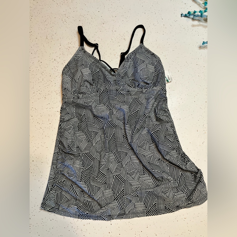 NWT Maternity swimsuit tankini top in black and white, size small